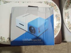 ZRZTM Mini Projector