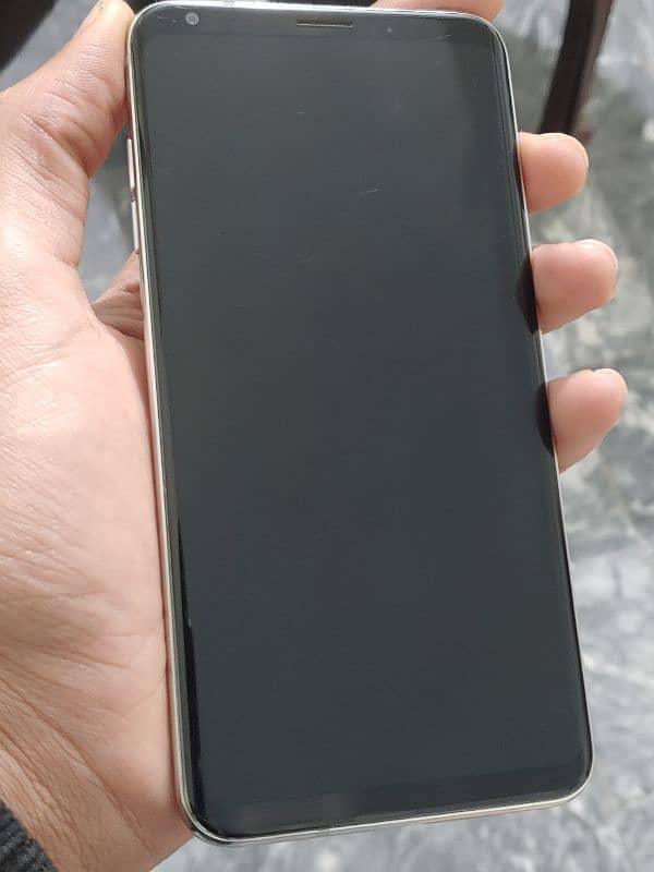 LG V30.8/10 condition. 4/64. NON PTA 1