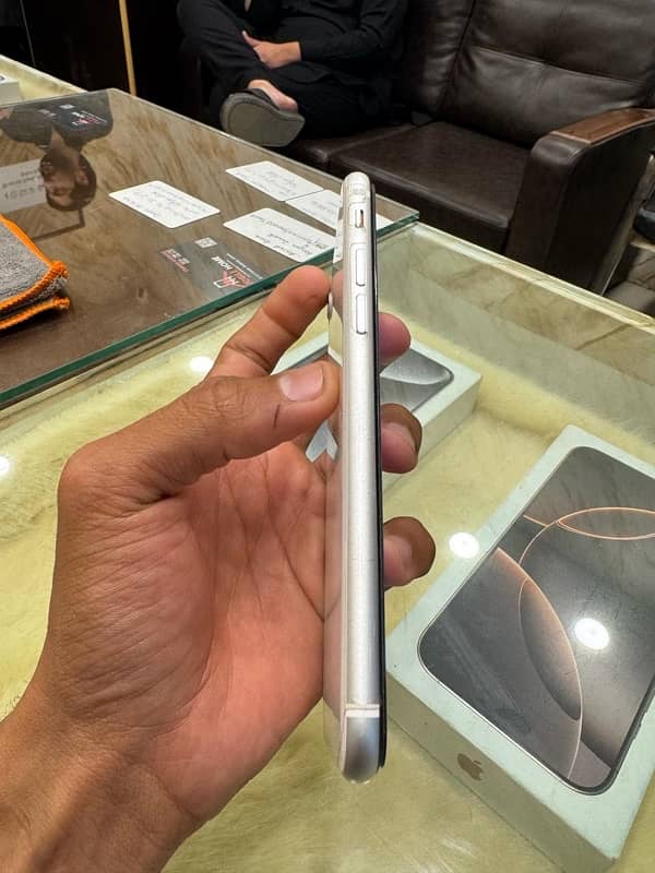 iphone se 2020 jv non pta 1