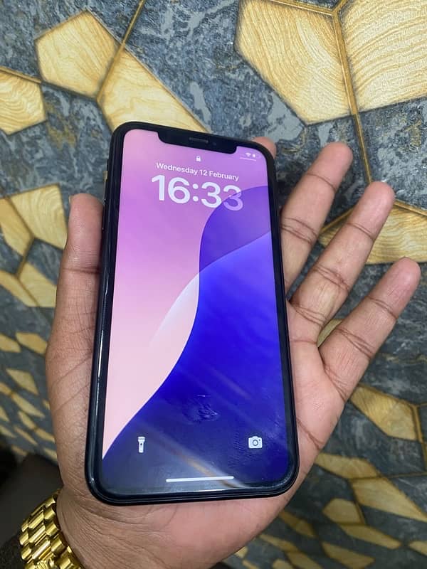 i phone xr factory unlock battery 83% 64 gb non pta 1