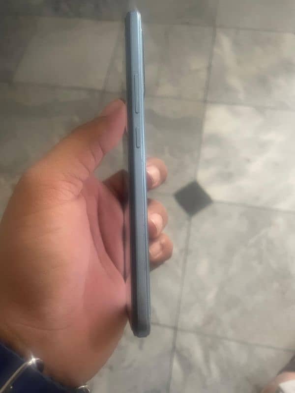 vivo v23e 256 gb with orignal charger 5