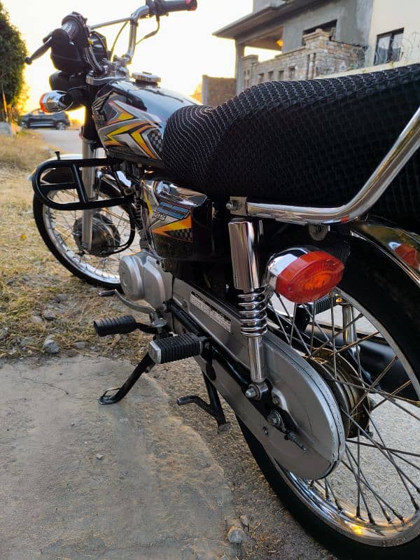 honda 125 in very good condition 4