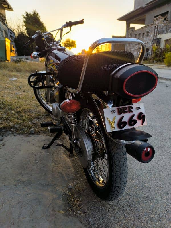 honda 125 in very good condition 5