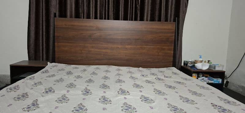 Double Bed | Queen Size | Side Table 2 6