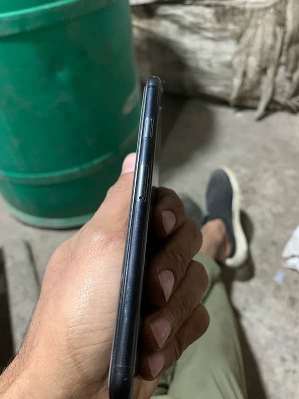 IPhone 7 256GB PTA proved 10/9condition 3