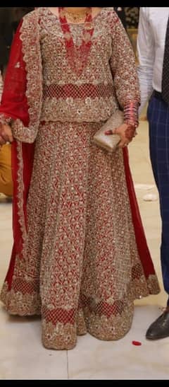 red lehnga