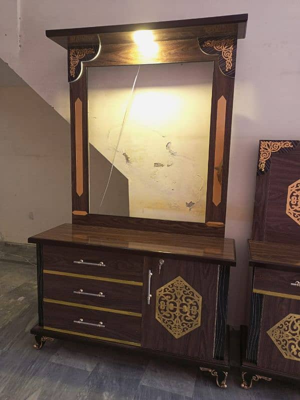 Dressing table with mirror 1