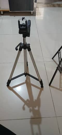 Tripod and ring light