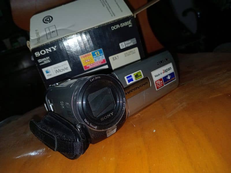 Sony Handycam DCRSX85 16GB From Saudia made in japan wth original bill 0