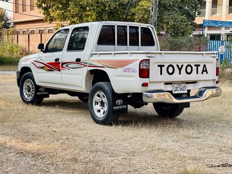 Toyota Hilux 2002 7