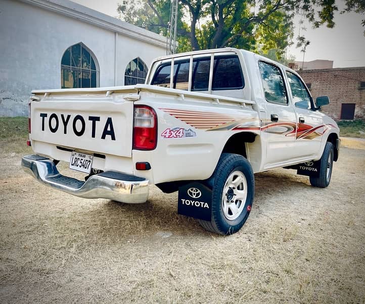 Toyota Hilux 2002 9