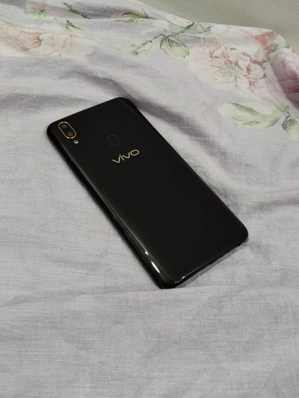 vivo y85 4/64  brand new 3