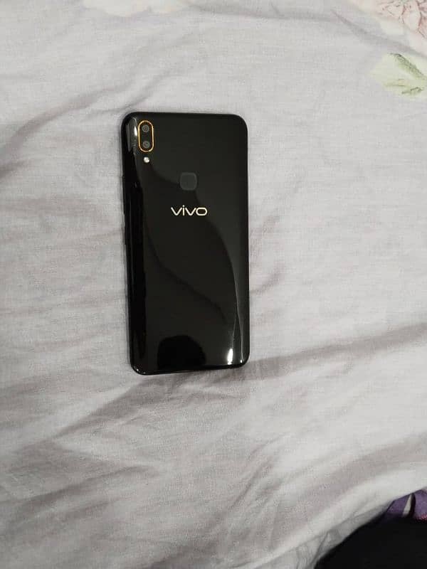 vivo y85 4/64  brand new 8