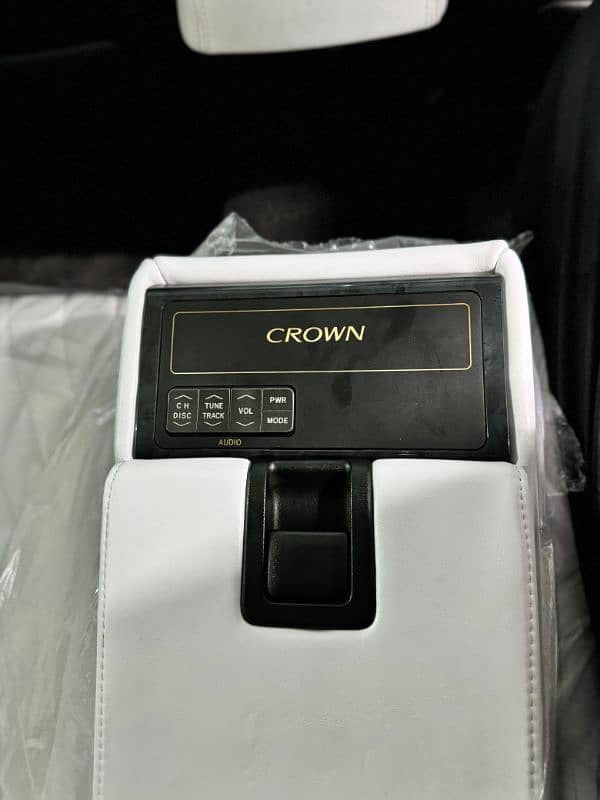 Toyota Crown 2005 5