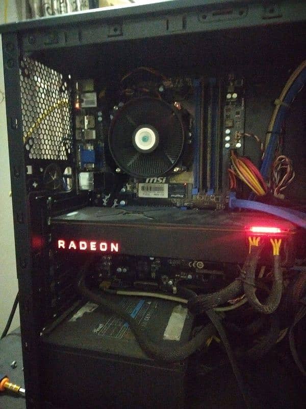 i7 4790k, RX Vega 64 8gb, 16gb Ram, 1Tb hdd, 512gb SSD 2