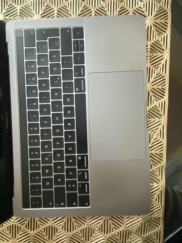 MACBOOK 2019 With TouchBar 3