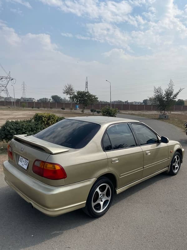 Honda Civic EXi 2001 3