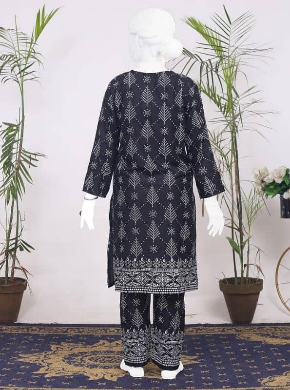 •  Fabric: Linen •  Pattern: Block Printed • 2