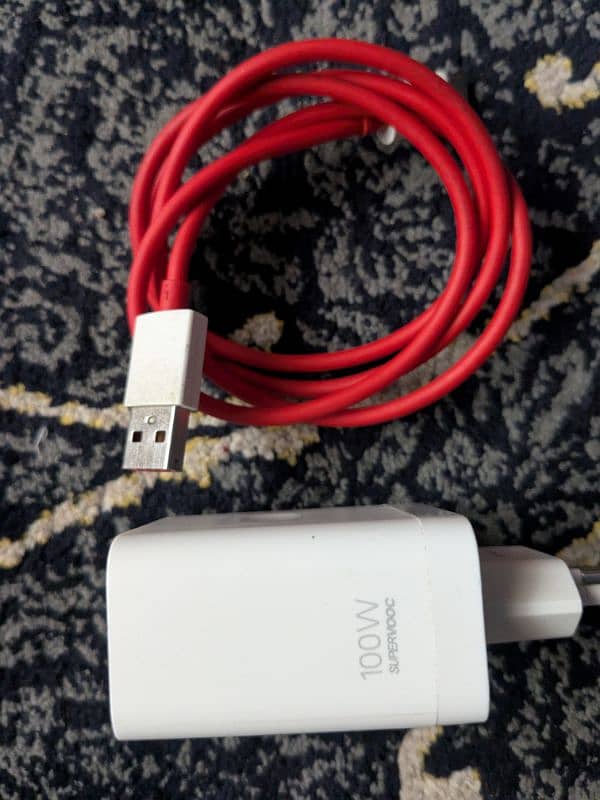 One plus 12 pro original charger 2