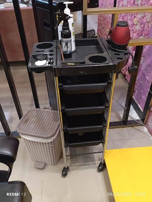 chairs and solar atims available condition 10 by 10 4