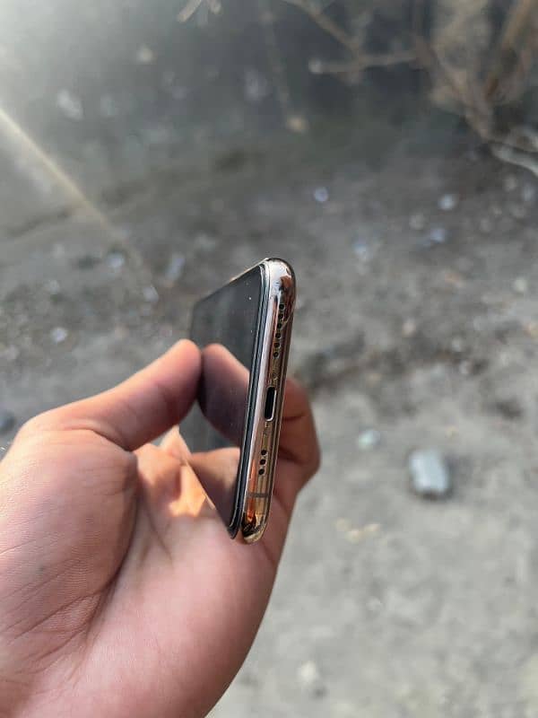 Iphone 11 pro 4