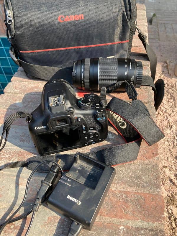 Canon 1300d with 18/55mm and 75/300mm lens 3