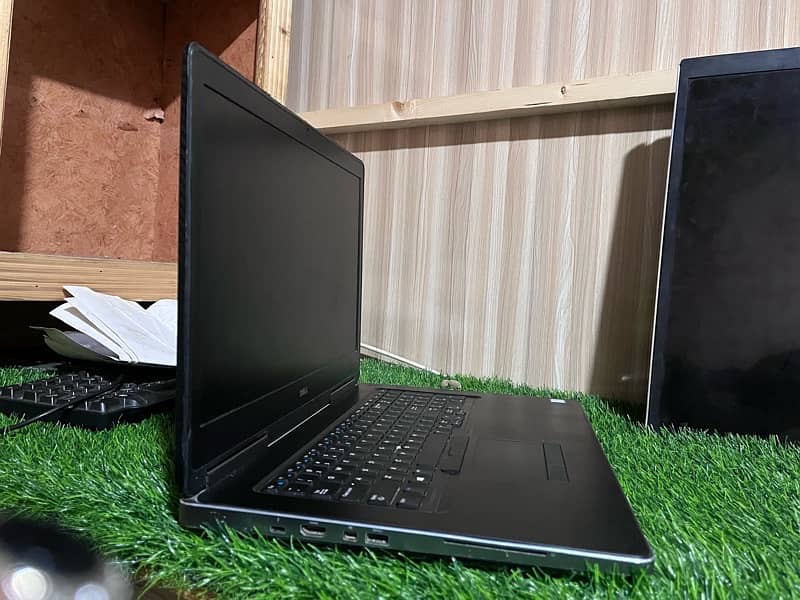 Urgent Sale! Dell Precision 7710 - Powerful Workstation at Best Price 2