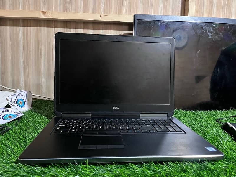 Urgent Sale! Dell Precision 7710 - Powerful Workstation at Best Price 4