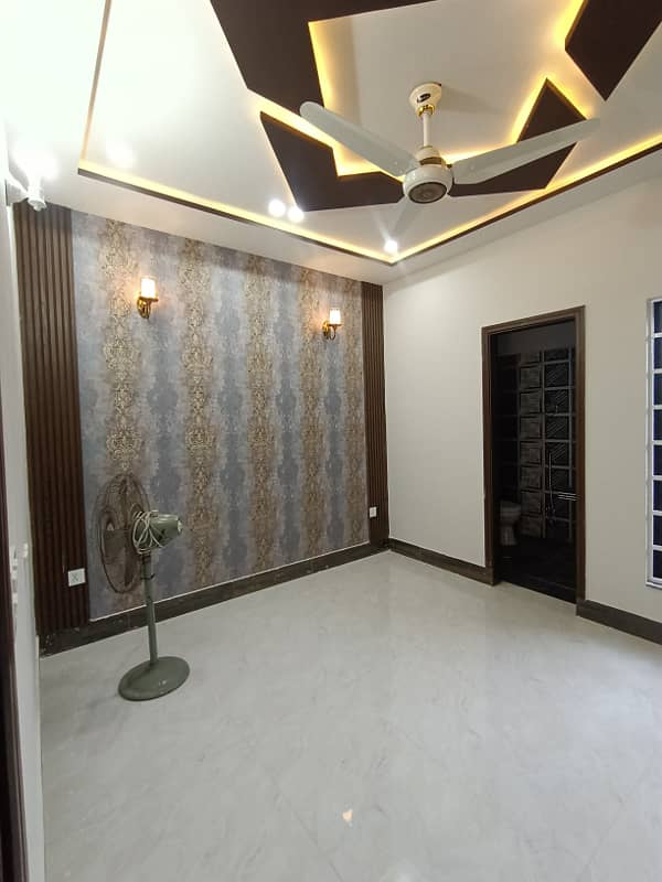 5 Marla Triple Storey House For SALE In Johar Town Hot Location 27