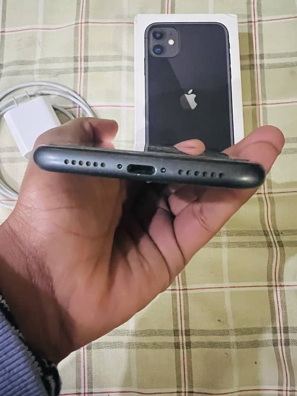 iPhone 11 jv non pta with box original charger 2