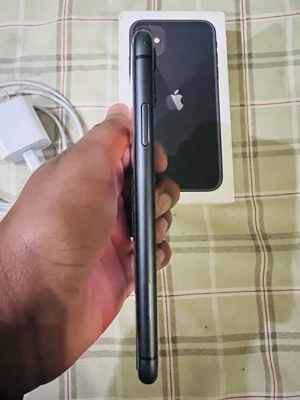 iPhone 11 jv non pta with box original charger 3