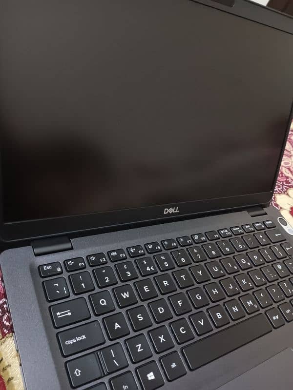 Dell latitude 5300 touch  screen i5 8gen   8ram 256ssd 2