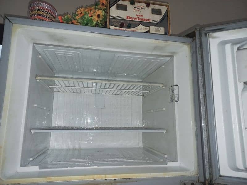 used Dawlance Feidge and single door Deep Freezer for sale 3