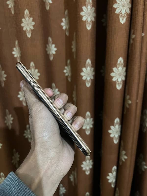 Iphone 11 pro max Dual PTA Approved (03114533359) 1