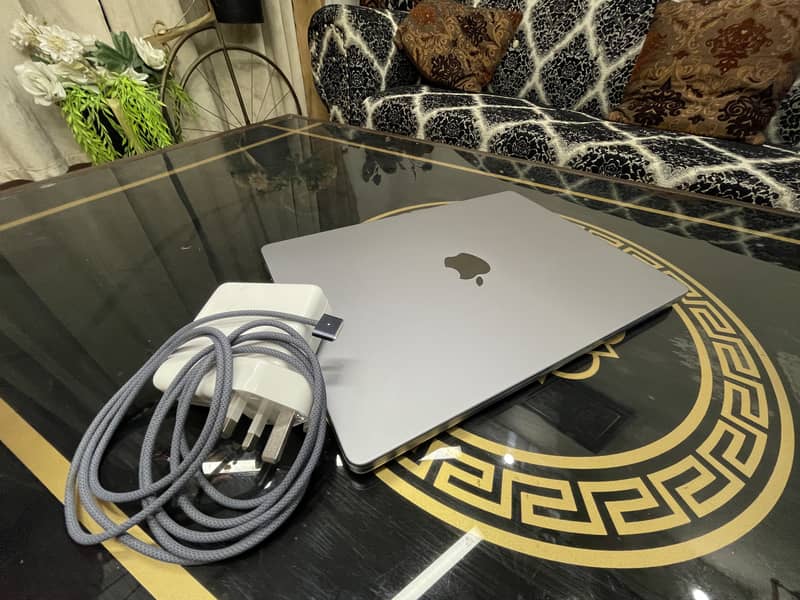 Apple Macbook Pro M1 2021,14''8Core CPU,14Core GPU,16GB Ram,512GB SSD 3