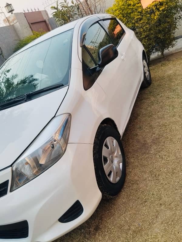 Toyota Vitz 2012 4