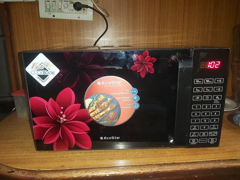 30 litre microwave oven with grilling functions for sale. 03289652709 0