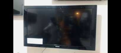 LED (52)inch Black colour