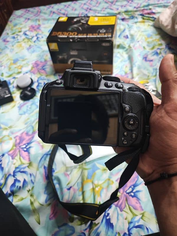 Nikon D5300 complete box 10/10++ 1