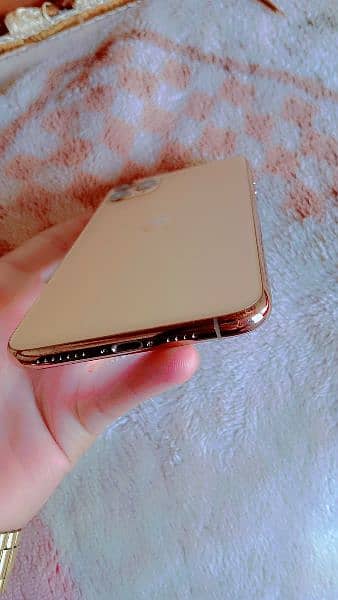 iphone 11pro Max Golden color 256gb factory unlocked 4