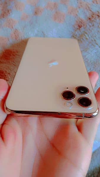 iphone 11pro Max Golden color 256gb factory unlocked 5