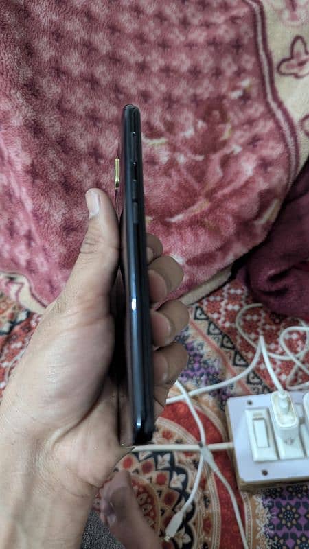 oppo F11 Duel pta proved 10 by 10 condition 8/256 with box and charger 2