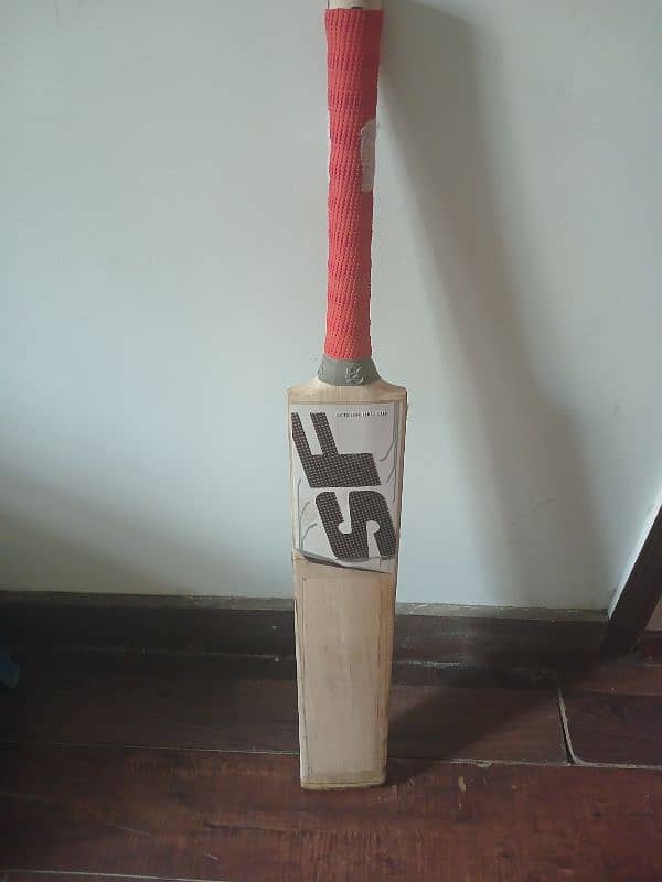 SF cricket bat 3