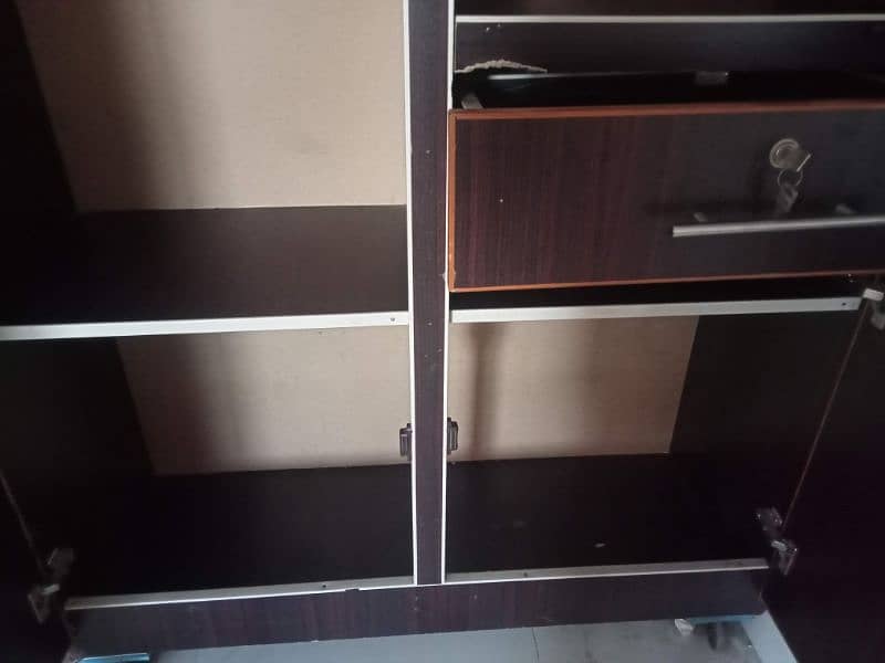 Wooden wardrobe new condition 2