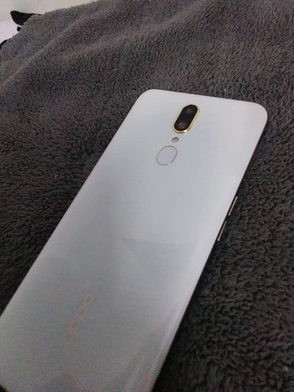 oppo f11 8.256 gb duel sim approved condition 10by10 2