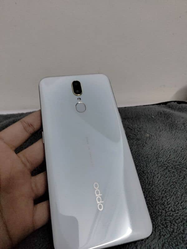 oppo f11 8.256 gb duel sim approved condition 10by10 3