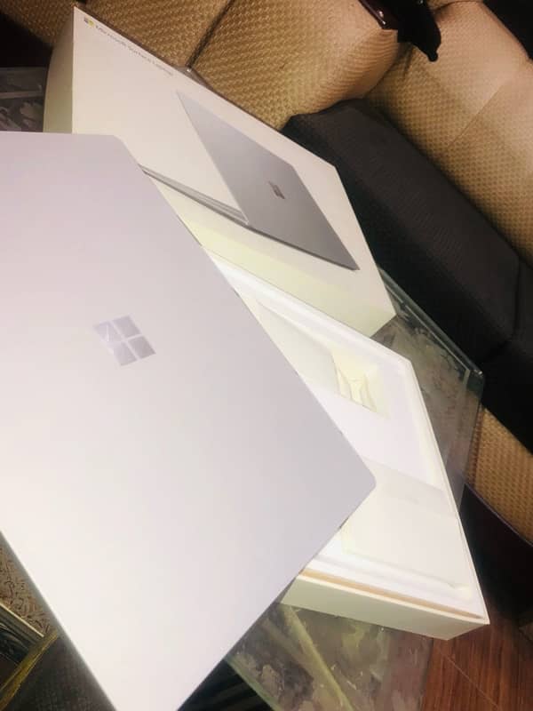 Microsoft Surface 3 Complete box 1