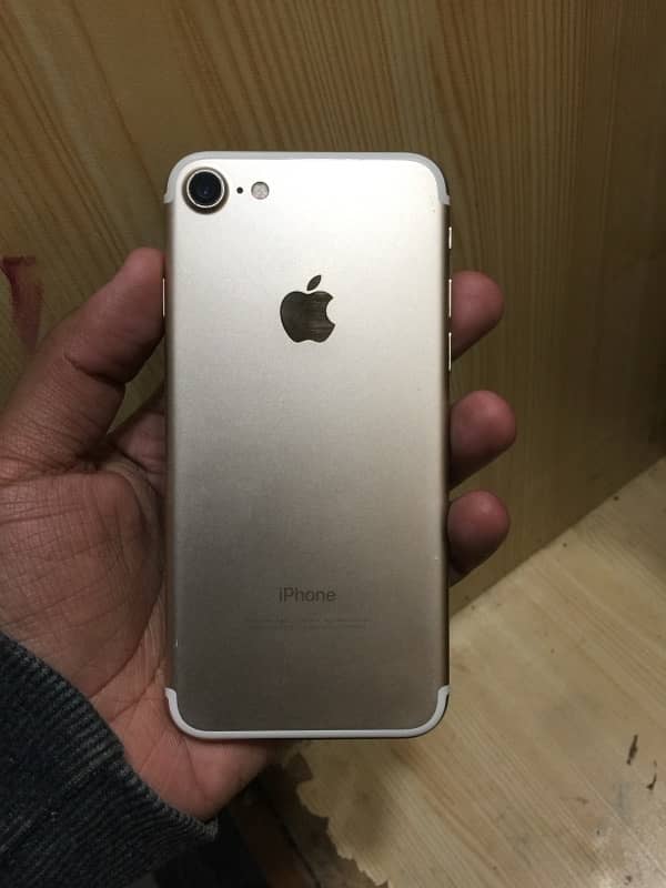 Iphone 7 Gold 128Gb Pta Approved 0