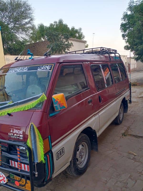 Mitsubishi Hiace in good condition 2