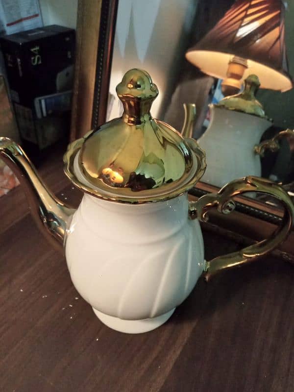 FANCY TEA POT 0